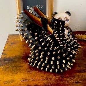 COPY - RARE Jeffrey Campbell shadow walk